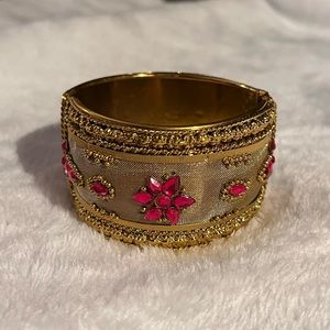 Good Toned Flashy Embezzled Cuff Bangle Bracelet